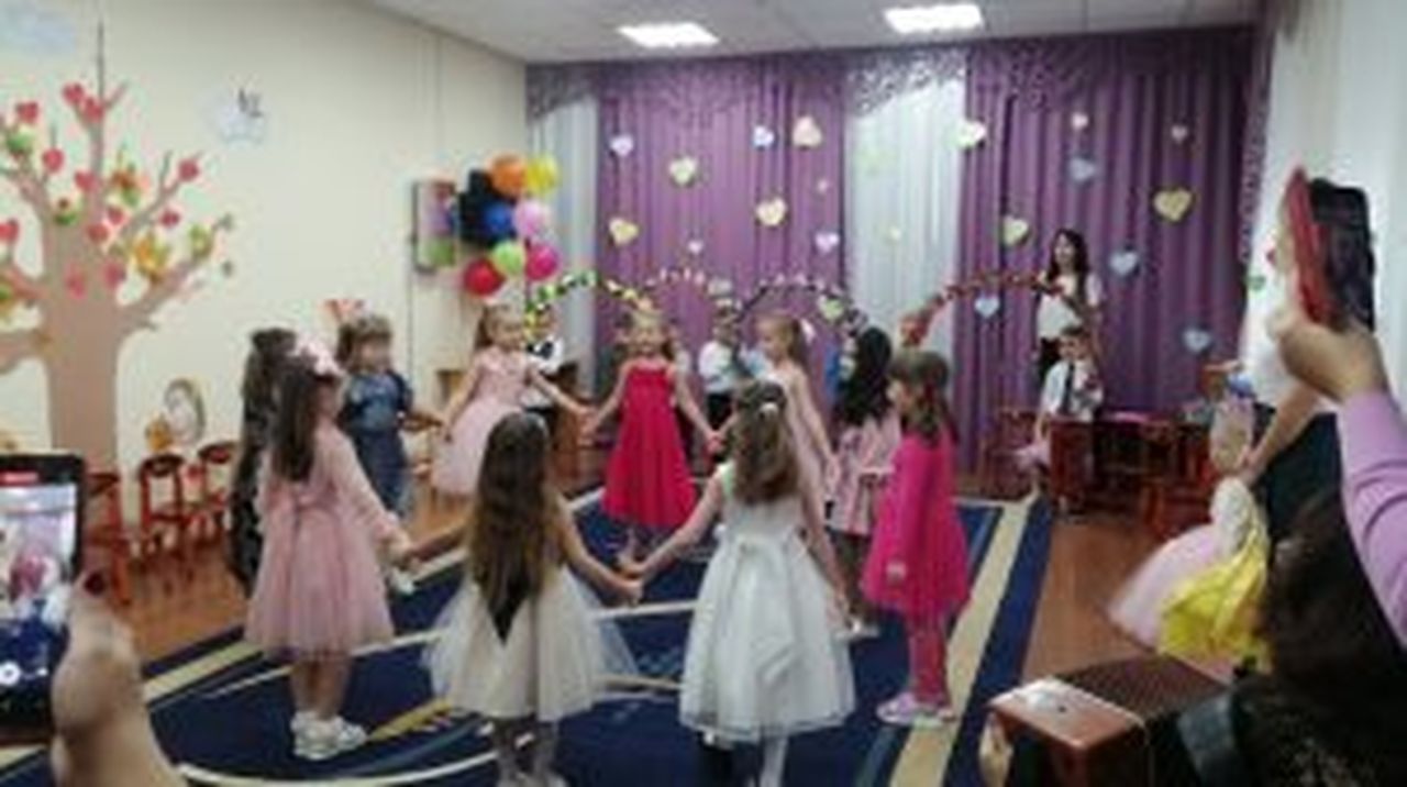 Read more about the article Детский сад №23 «Золотой ключик» поздравил своих любимых мам с праздником!