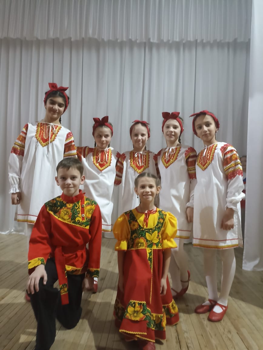 “Праздничный концерт от танцевального объединения “Сударушка” в ДК с.Архипо-Осиповка”
