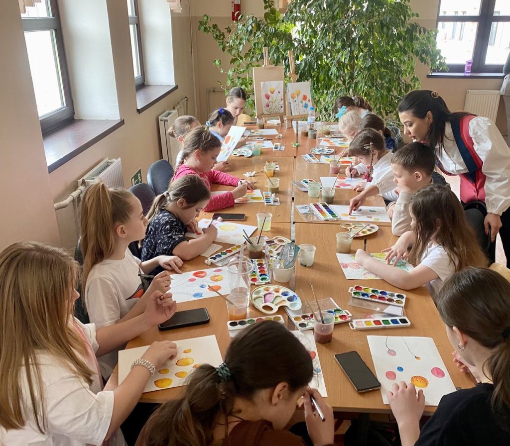 Подробнее о статье Мастер-классы городской выставки «Весенний калейдоскоп — 2025» — «Небо ПОБЕДЫ»