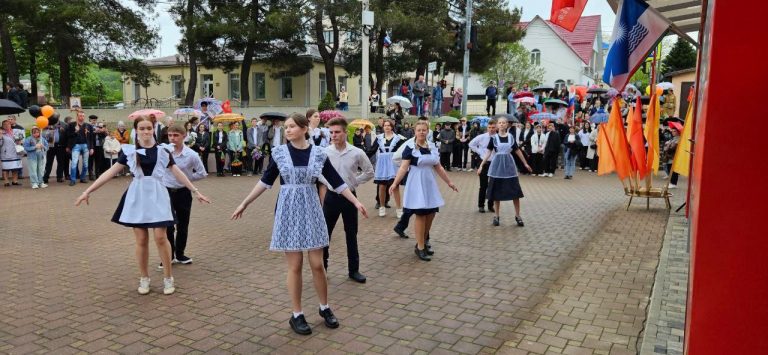 Подробнее о статье 9 мая в Архипо-Осиповке: «Сударушка» подарила праздник односельчанам