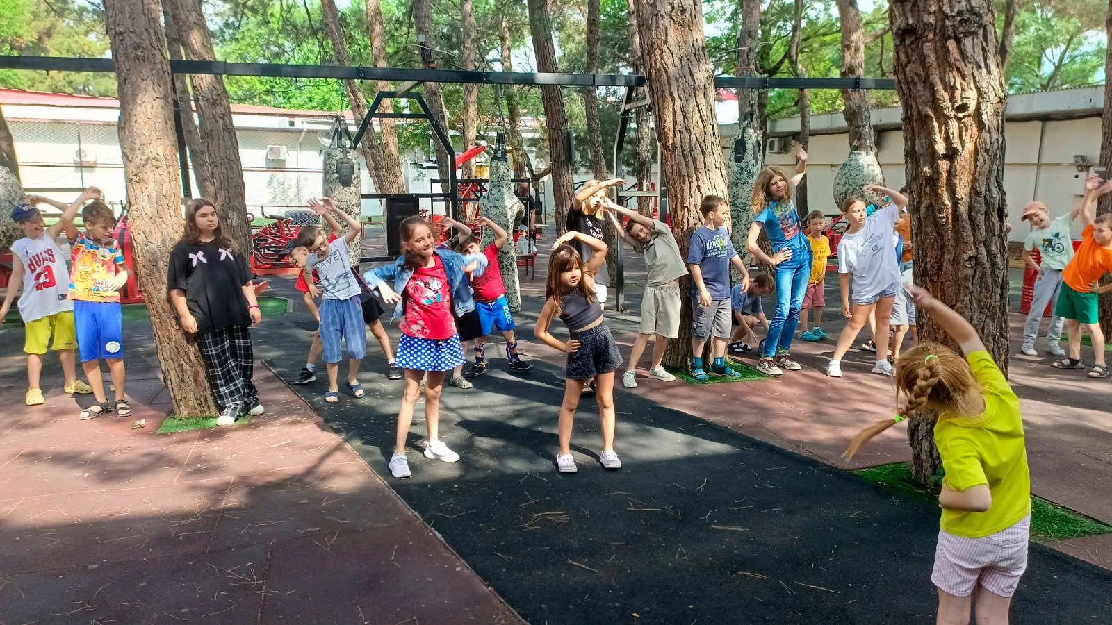 Вы сейчас просматриваете Открытие детской площадки «Кибер-Лето»