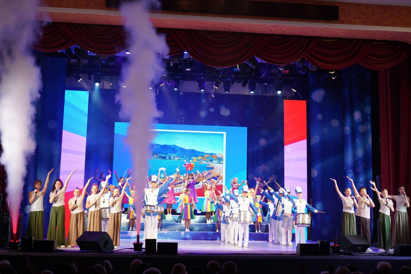 Вы сейчас просматриваете Красиво, красочно и весело прошёл 194 день рождения города Геленджика!