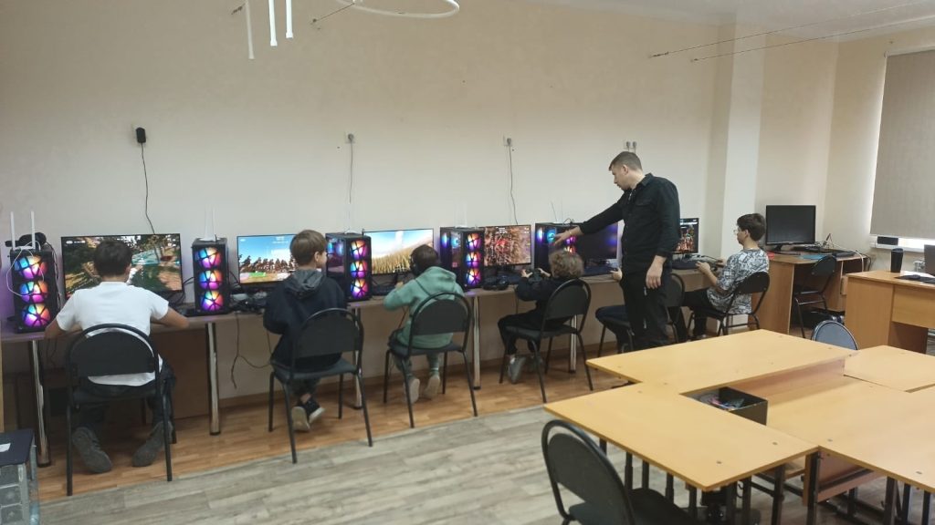 Подробнее о статье Соревнования по пилотированию дронов в виртуальной реальности