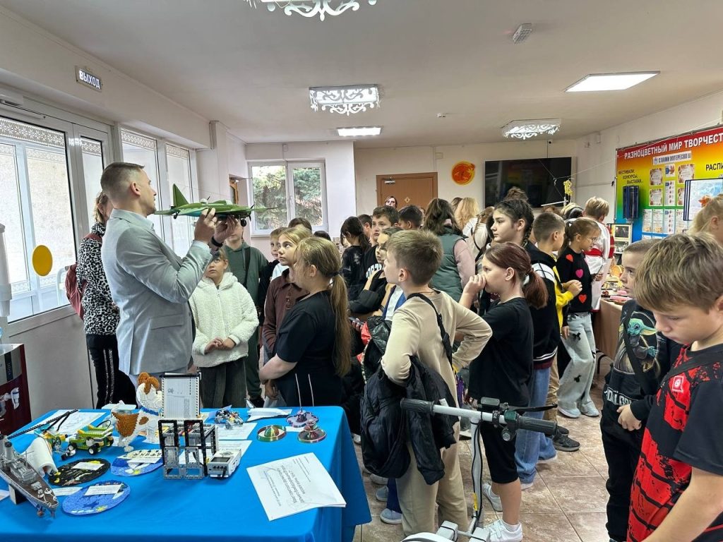 Подробнее о статье Торжественное открытие городской выставки технического творчества «Дети и техника-2025»!