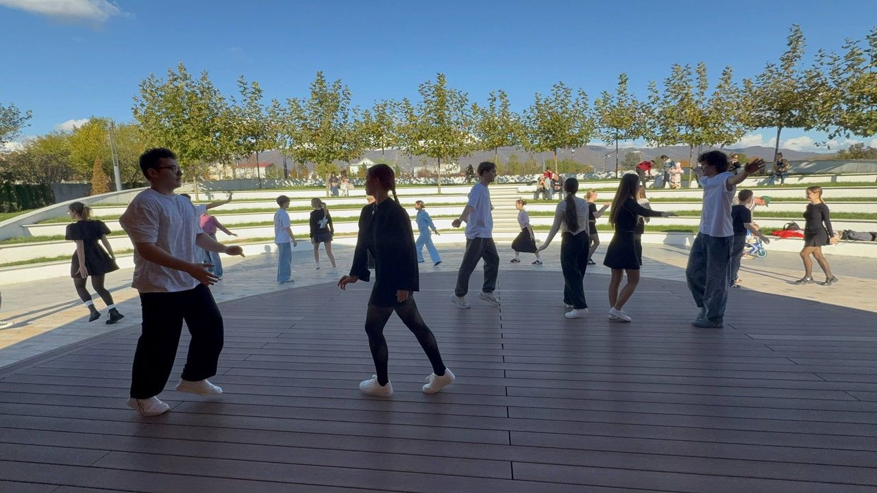 «Танцуем вместе»